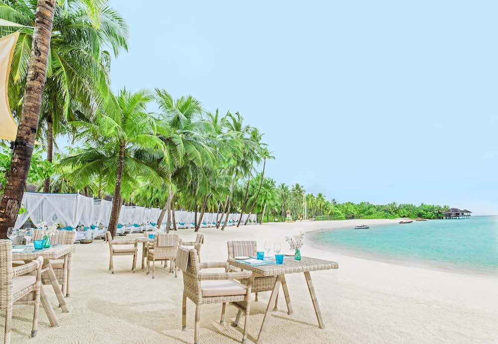 Beach Club at One&Only Reethi Rah thumbnail 6